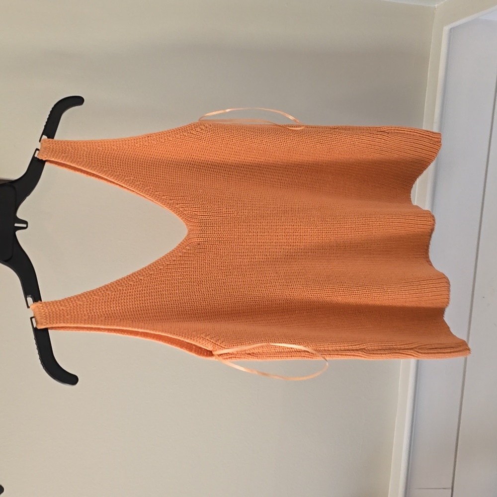Orange tank - Picture 5 of 5
